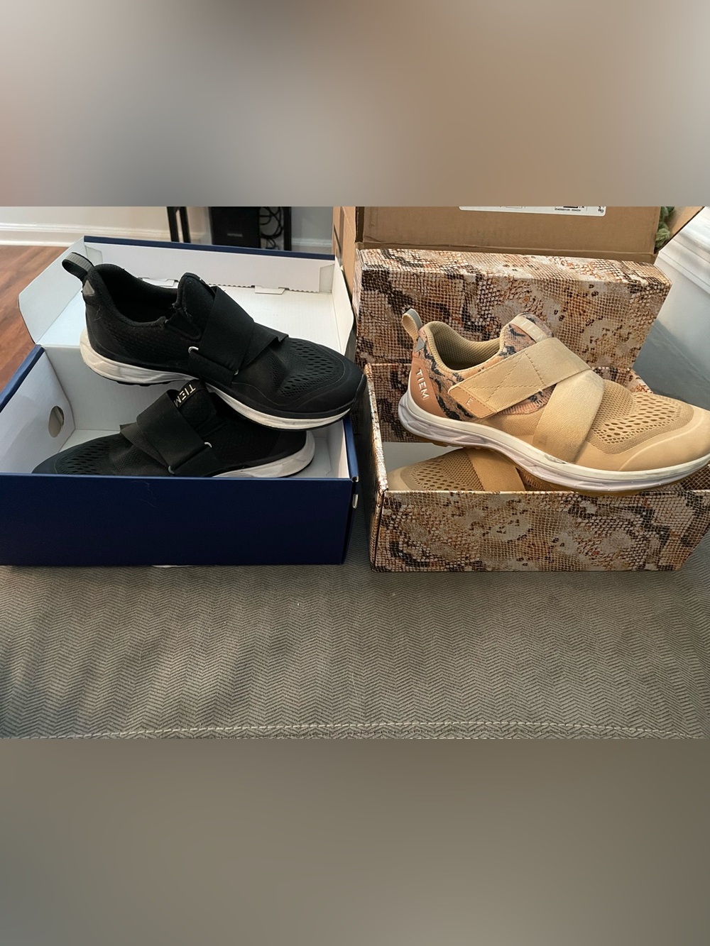 TIEM indoor cycling shoes— Black & Tan